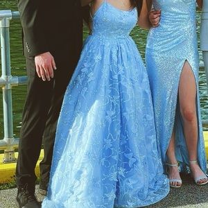 selling my prom dress from freshman year!